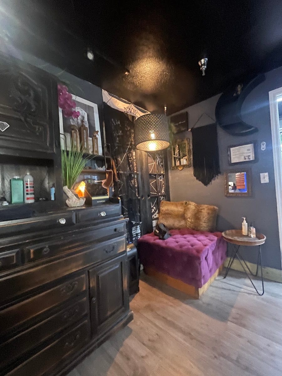 Metamorphys Beauty Lounge