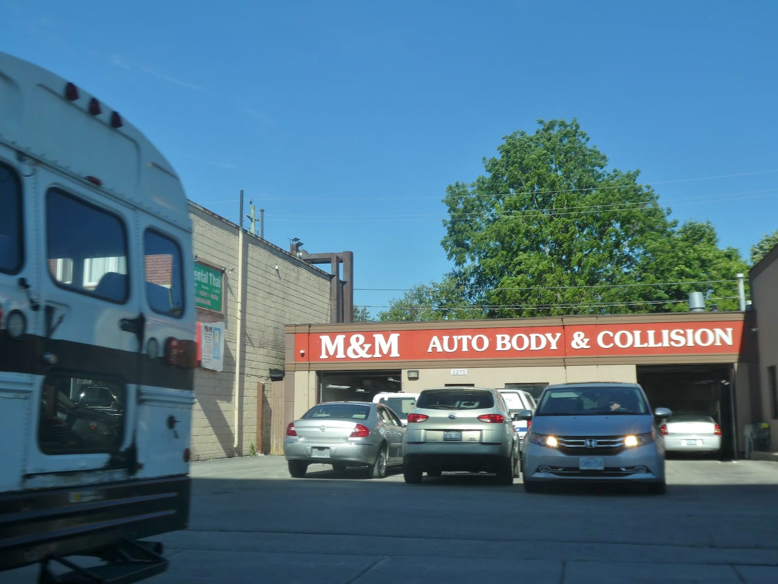 M & M Auto Body Repair & Collision Centre