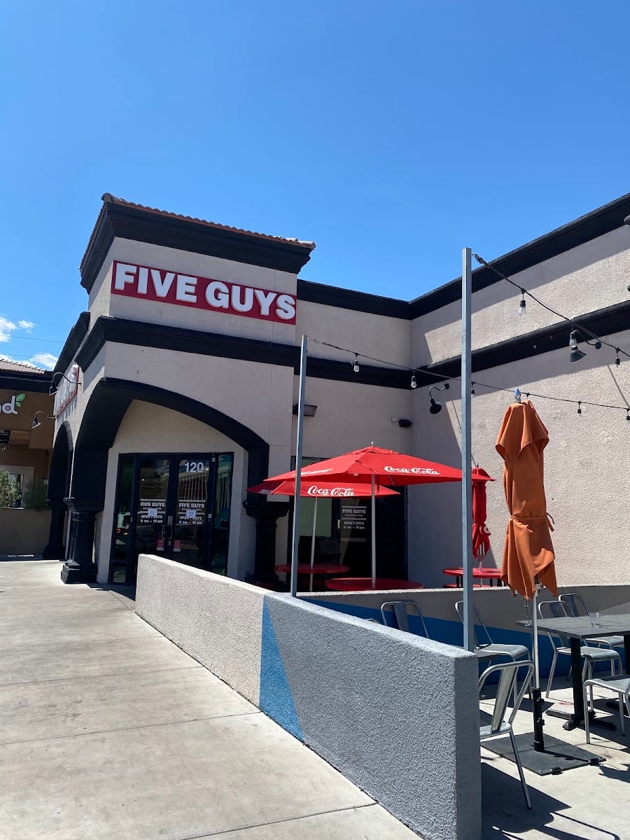 Five Guys, photo 2