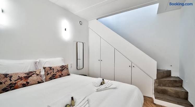 Montmartre beautiful 67 m2 Apartment with Gym Balcony, photo 2