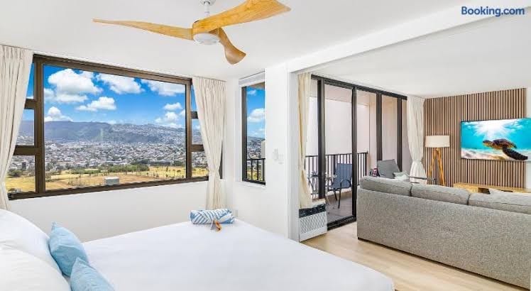 5 min Beach Walk, Upscale with Parking, No Resort Fee