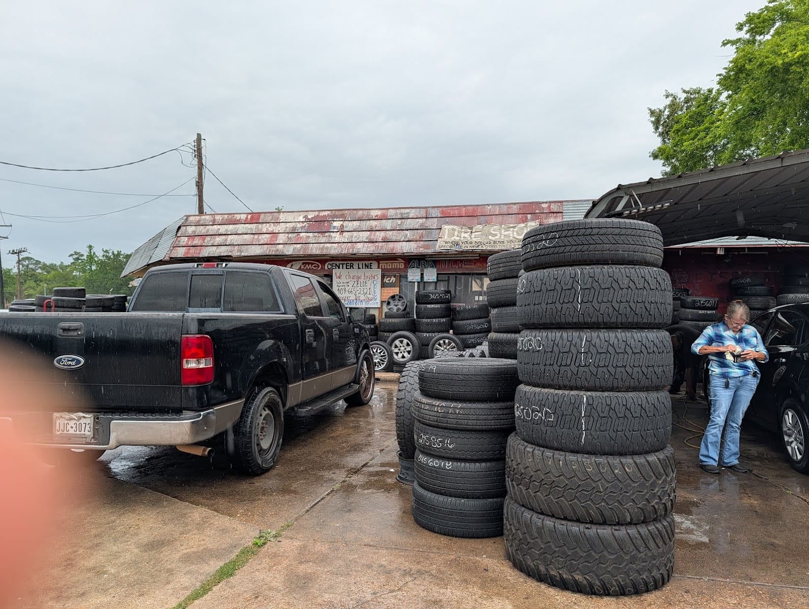 Simmons Tire Shop, photo 4