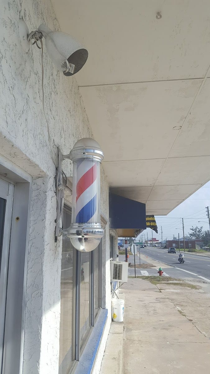 Ken's Barbershop, photo 2