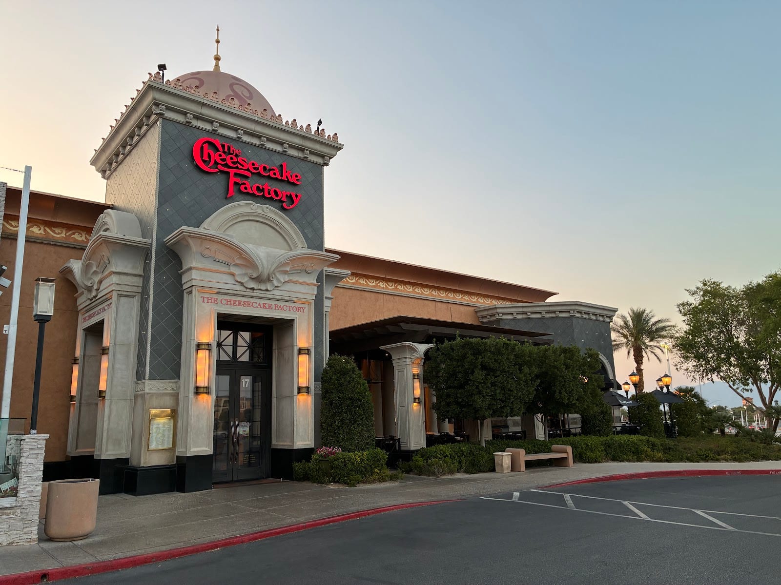 The Cheesecake Factory, photo 2