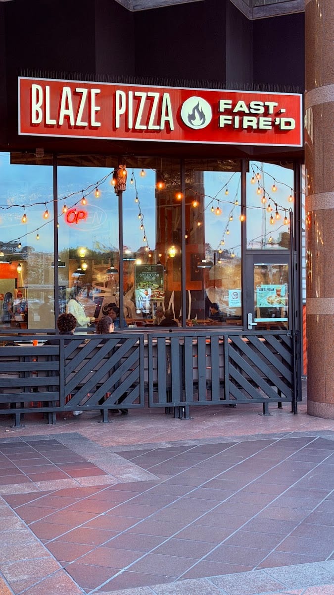 Blaze Pizza