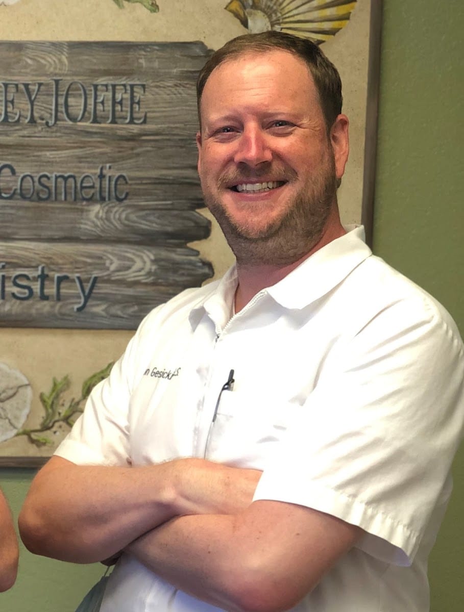 Dr. Jon Gesicki, photo 2