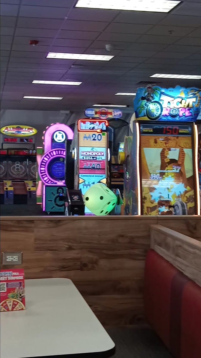 Chuck E. Cheese, photo 3