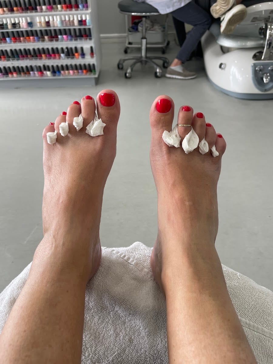 Sunset Glow Nail Spa
