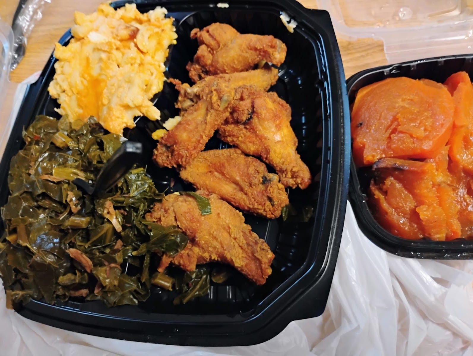 S & T Lounge Restaurant
