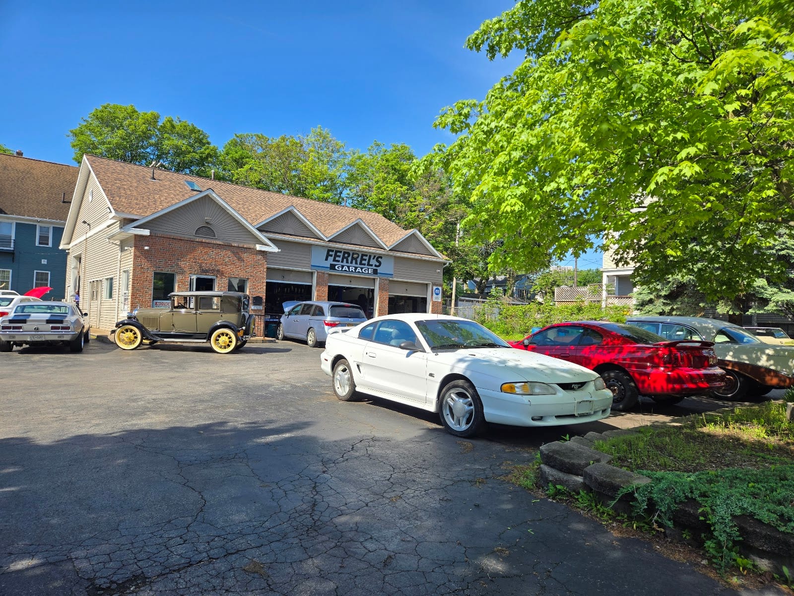 Ferrel's Garage, photo 2