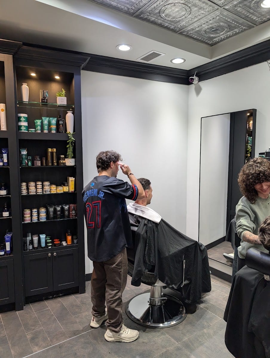 MANO Barber's Lounge