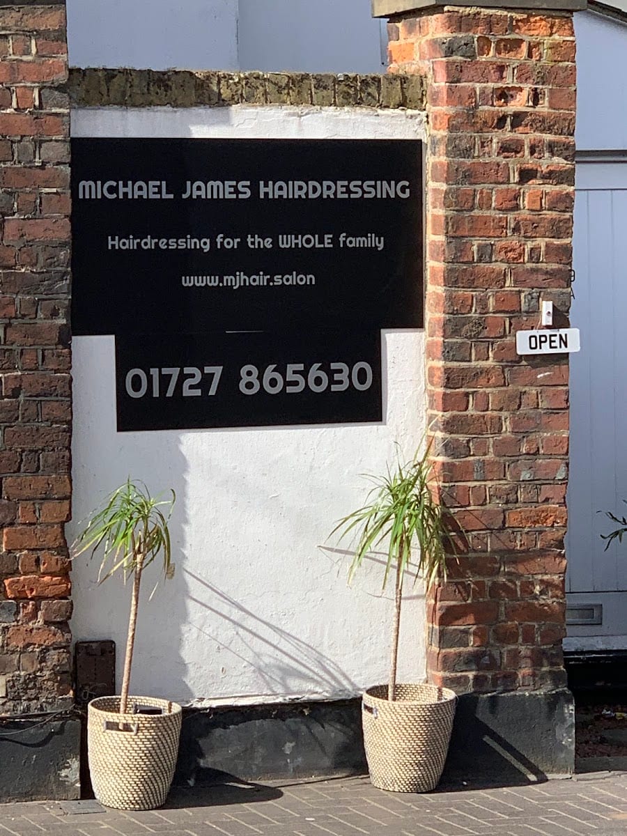 Michael James Hairdressing, photo 4