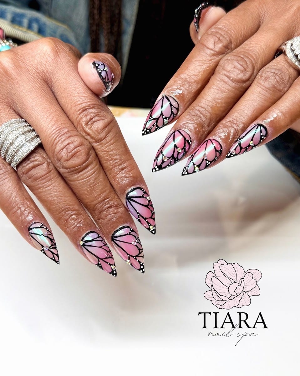 Tiara Nails