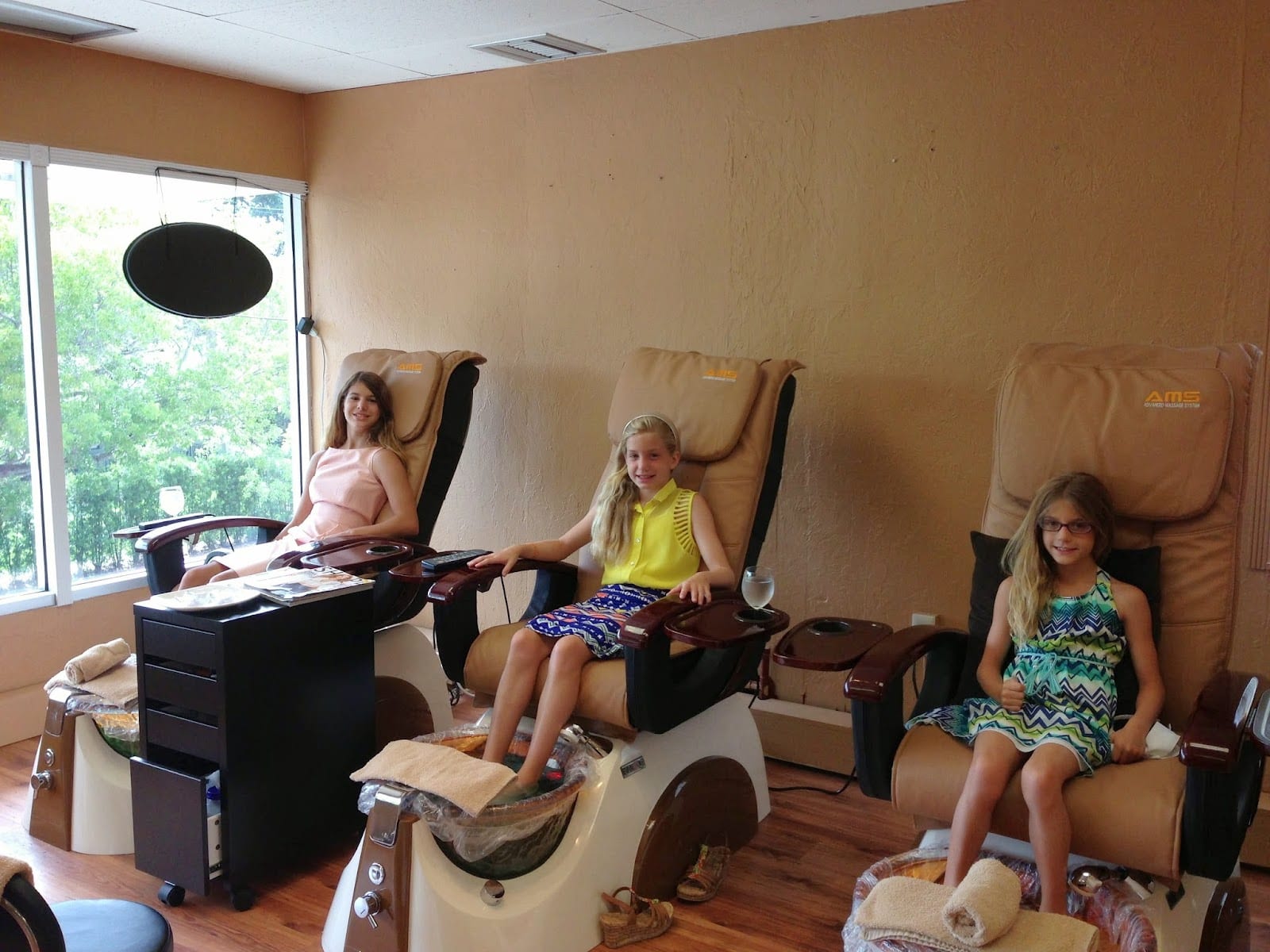 Aquasandz Nails & Spa