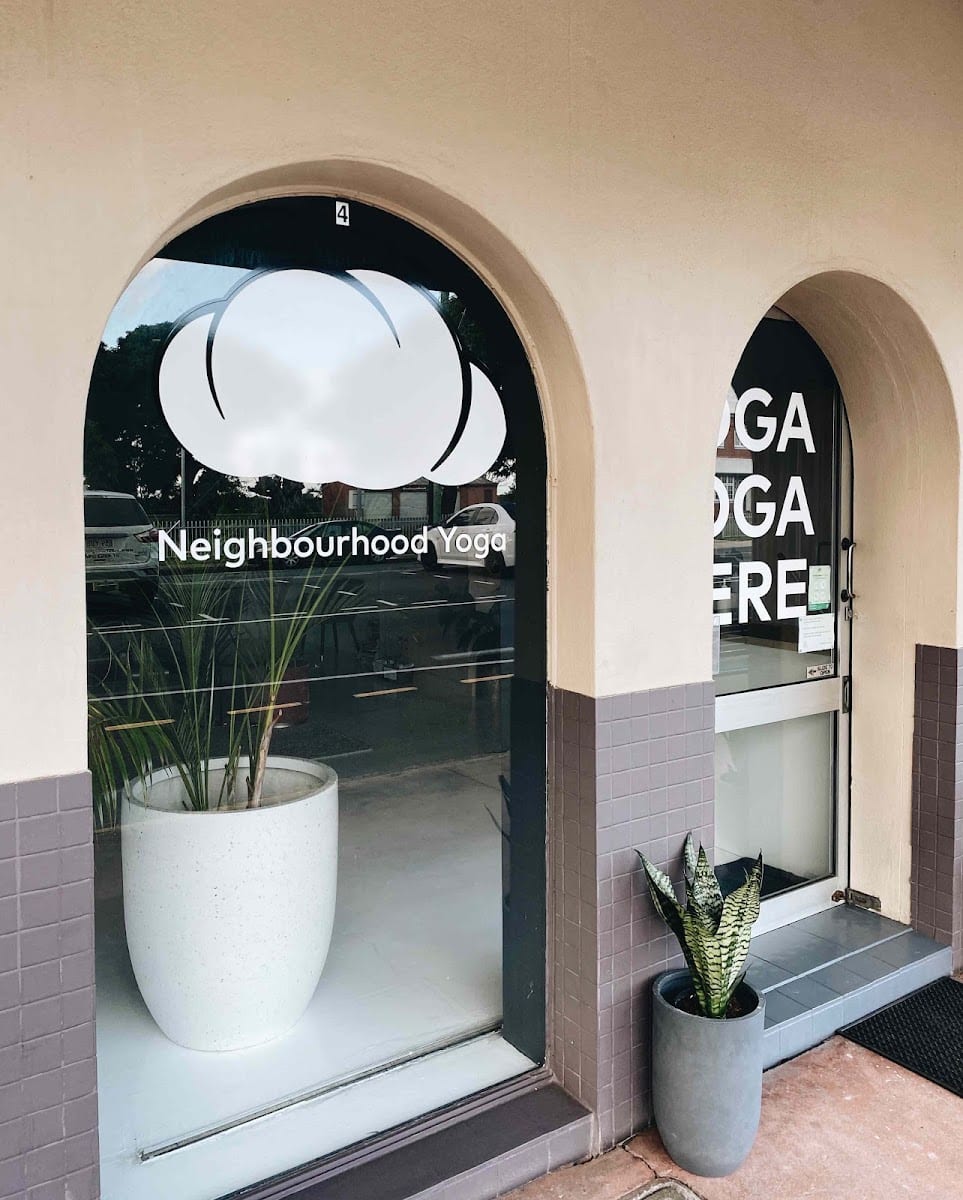 Neighbourhood Yoga, photo 2
