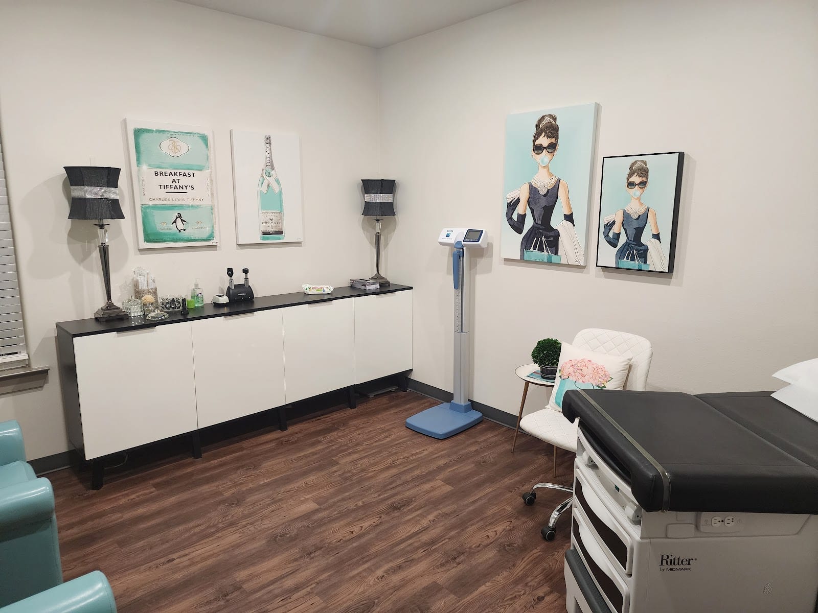 Female Doctors: Accepting New Patients