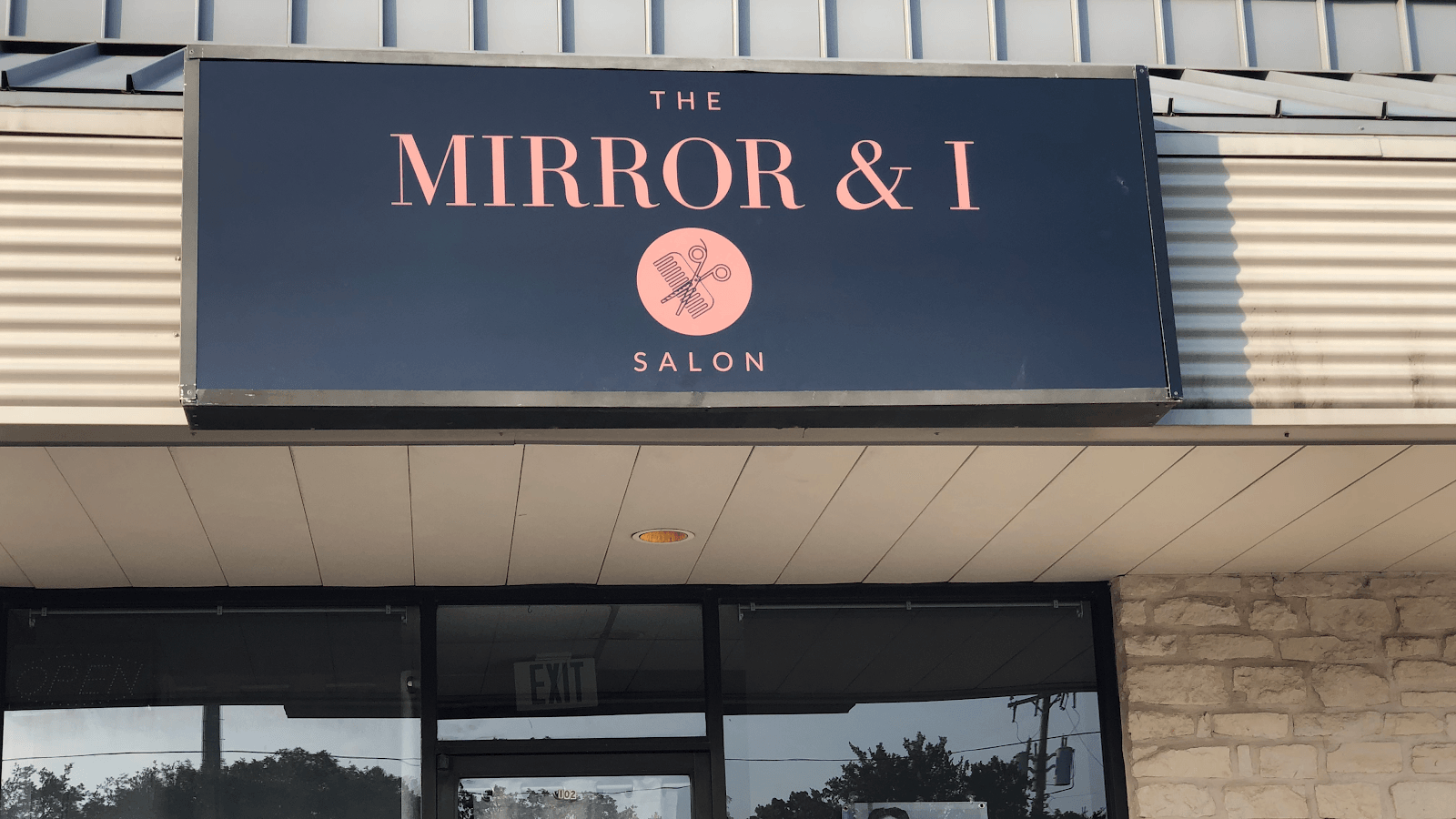 The Mirror and I Salon, photo 2