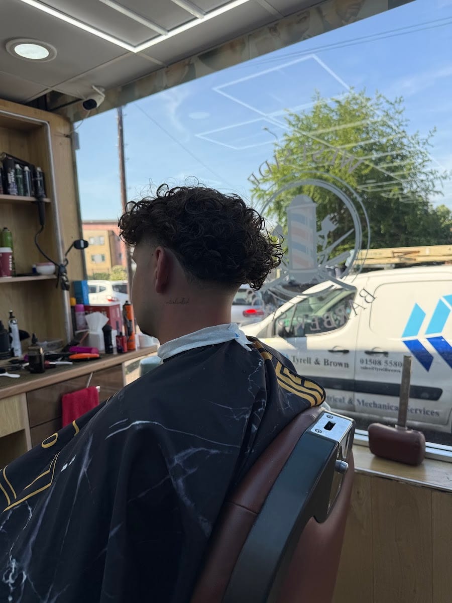West side barber, photo 3
