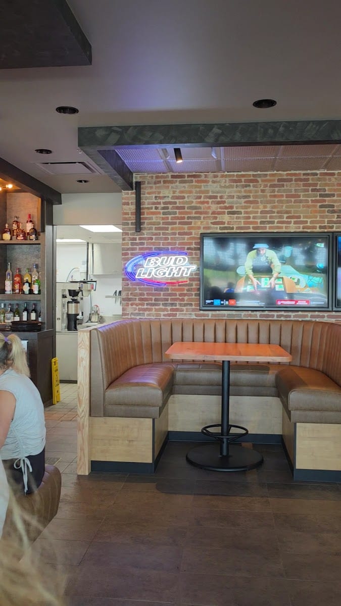Shark Club Sports Bar & Grill, photo 2