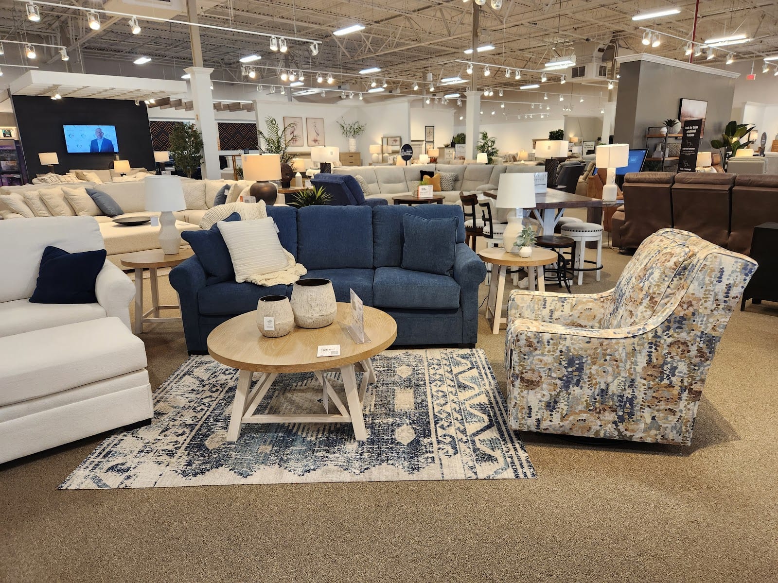 Ashley Store, photo 4
