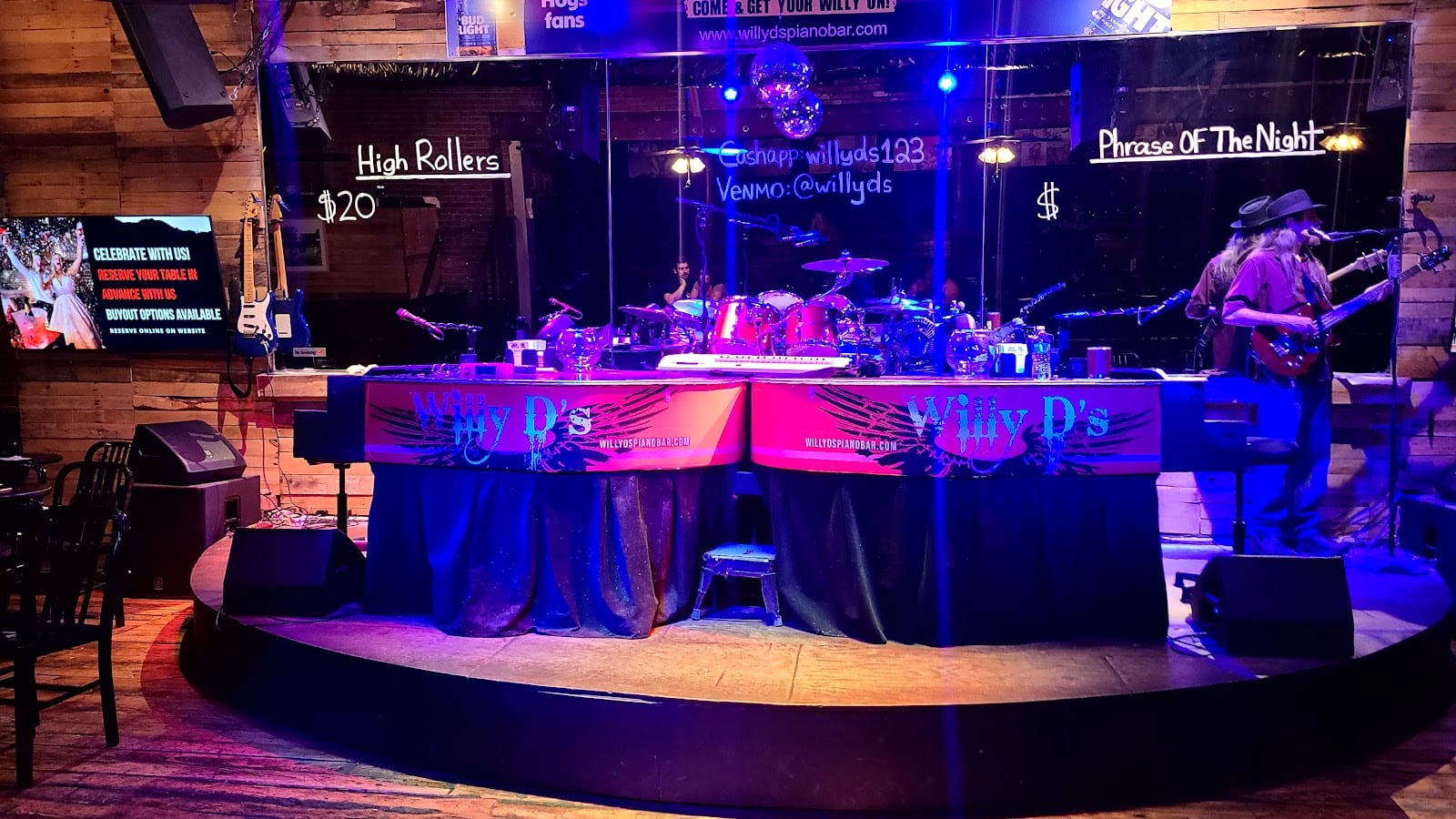 Willy D's Dueling Pianos
