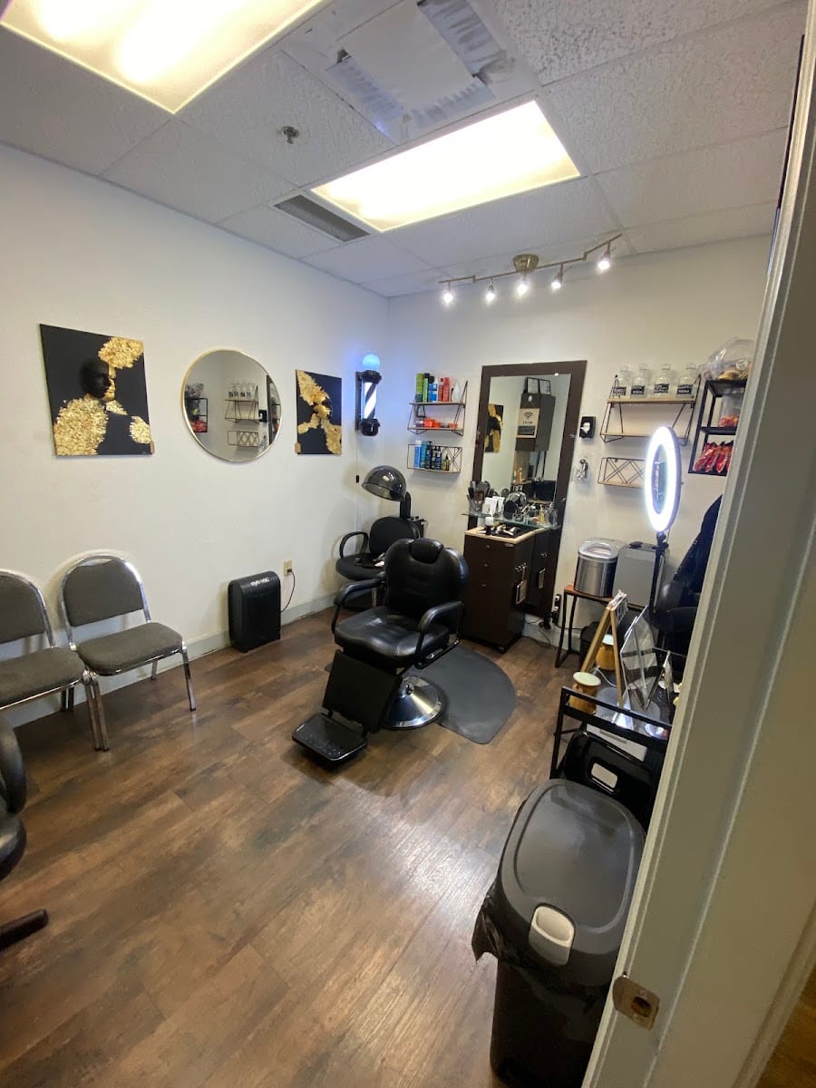 McKelly Thomas "The Barber Artist Studio", photo 3