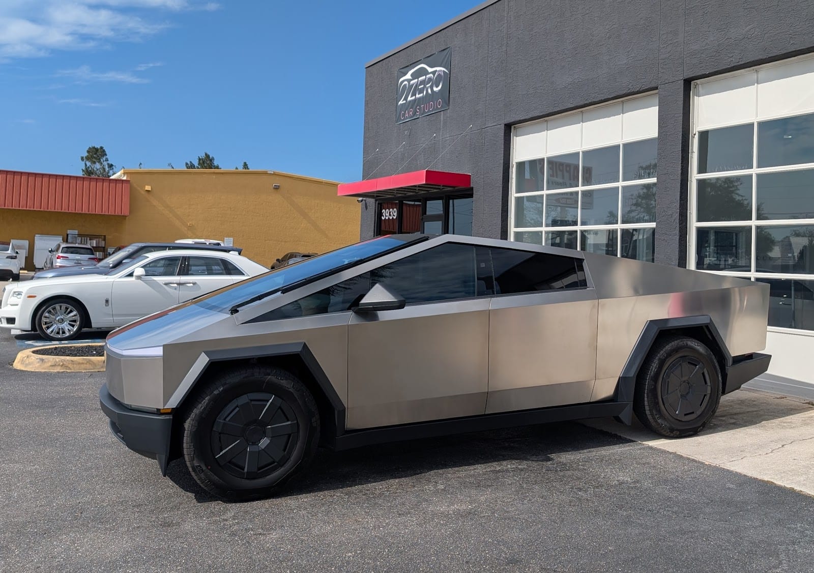 2 Zero Car Studio, photo 2
