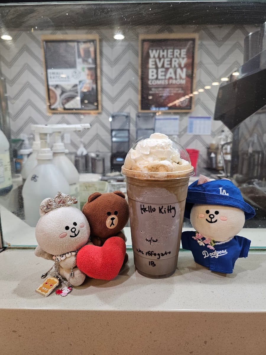 The Coffee Bean & Tea Leaf (Makai Market Food Court)