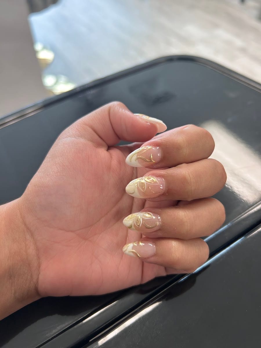 Lavish Nail Lounge