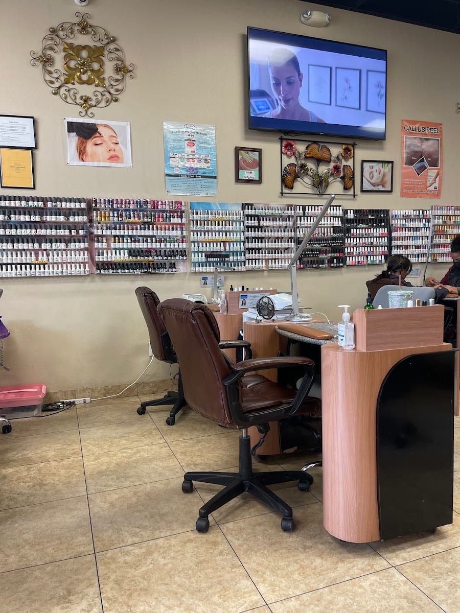 Kikais Nails