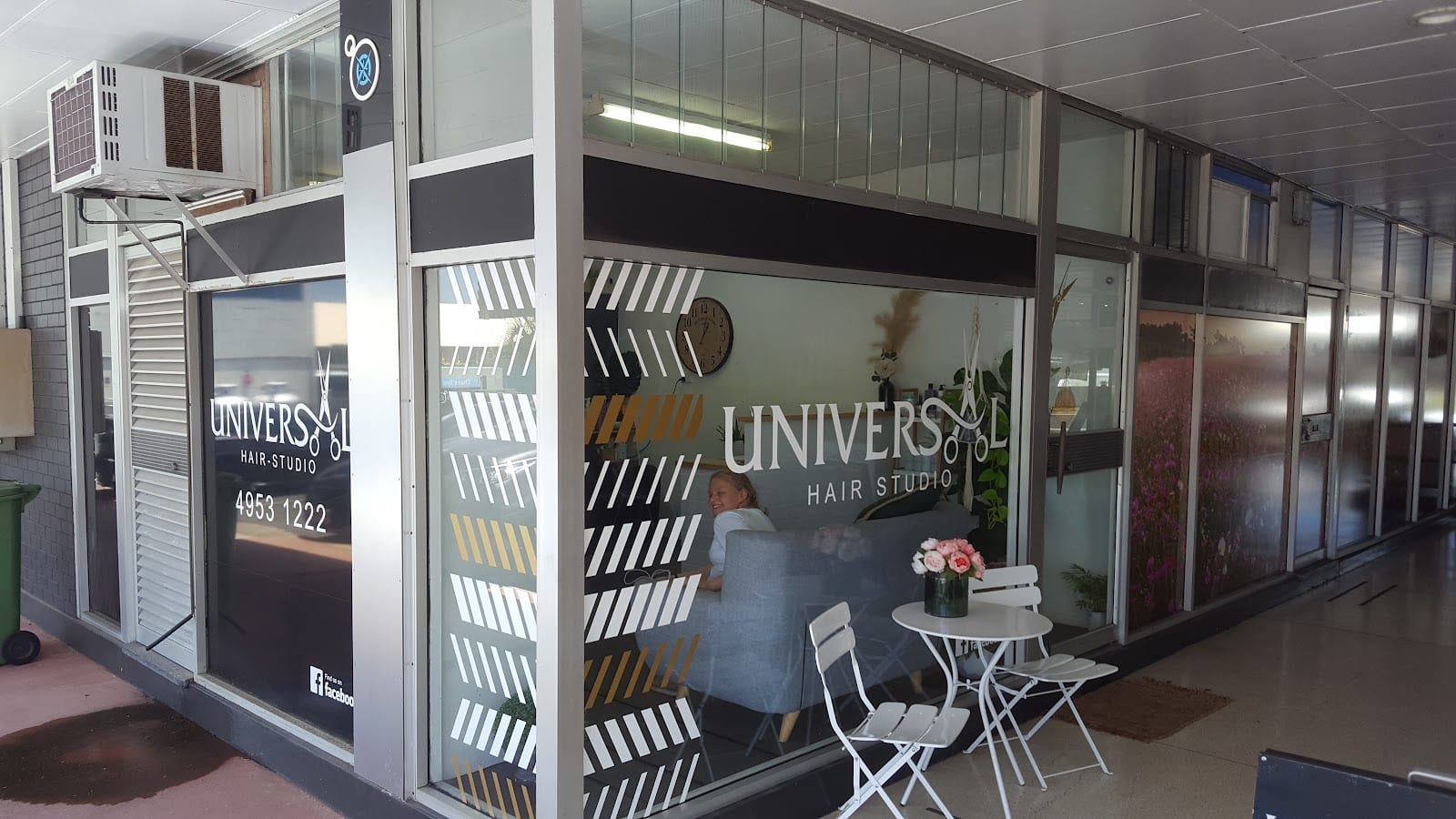 Universal Hair Studio