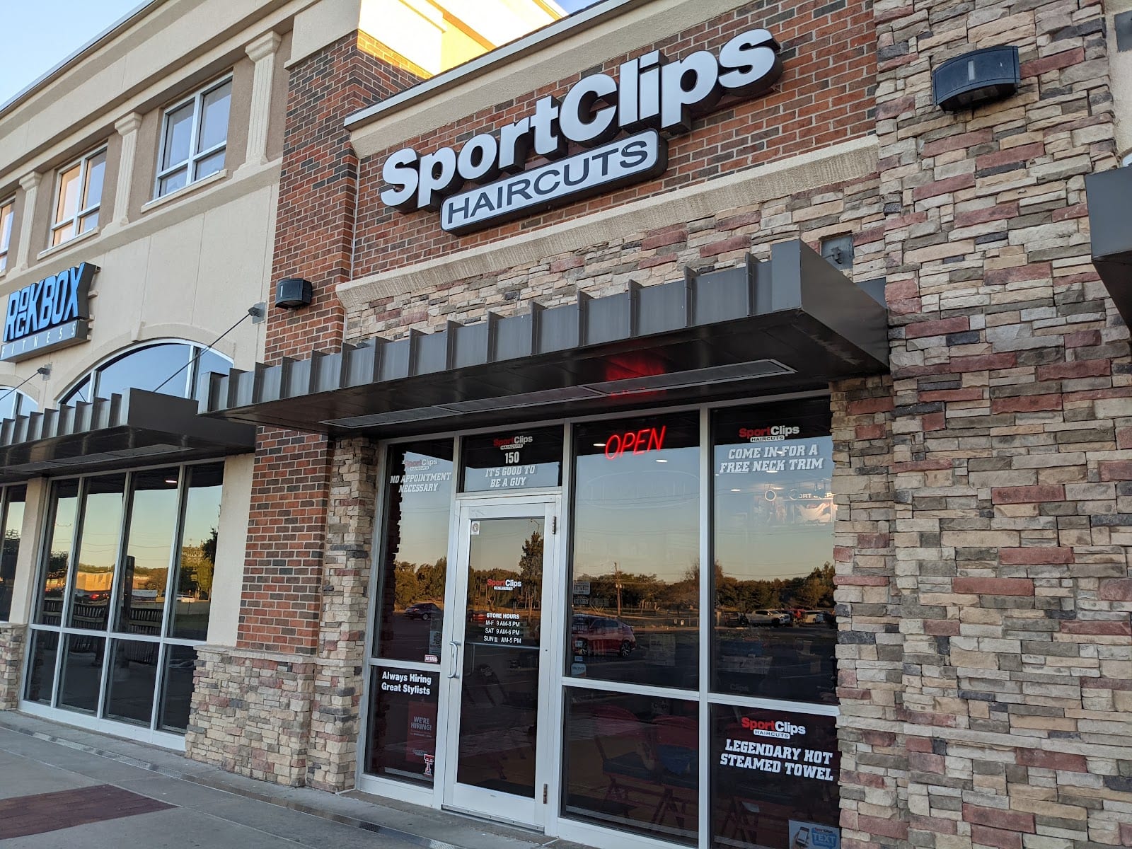 Sport Clips Haircuts of Lubbock- Lakeridge Commons