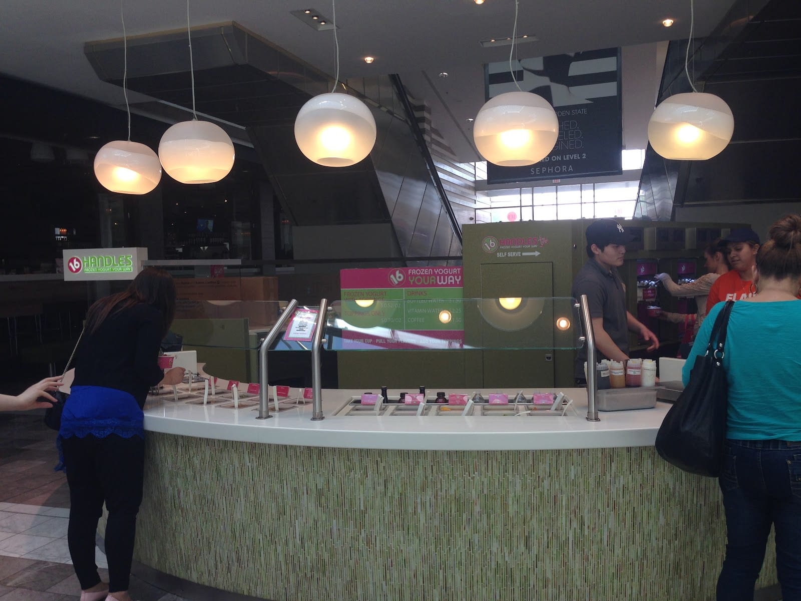 16 Handles, photo 2