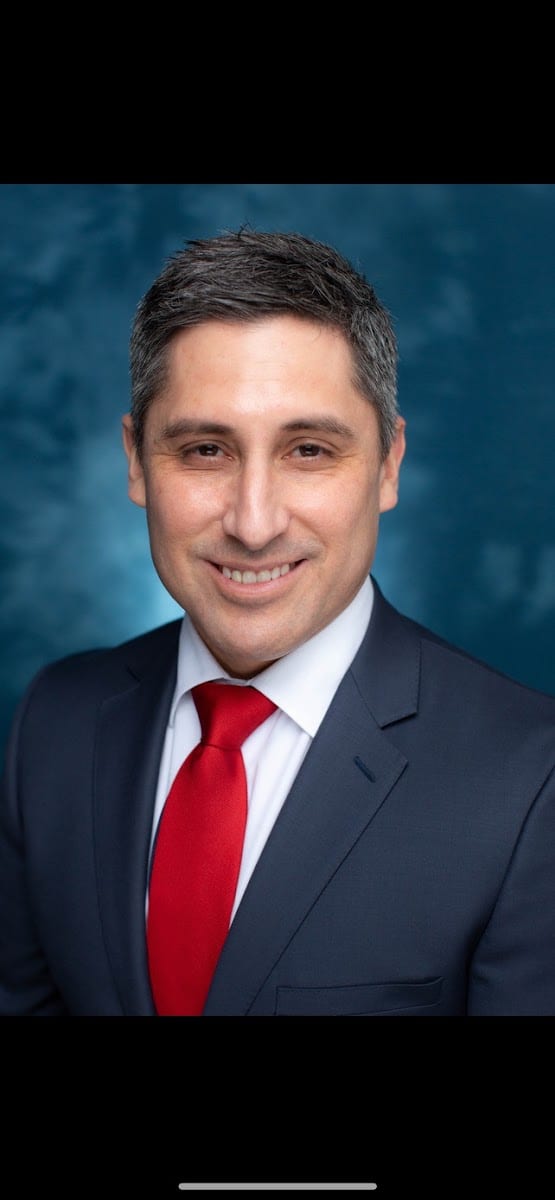 Johnny Vuelvas, MD