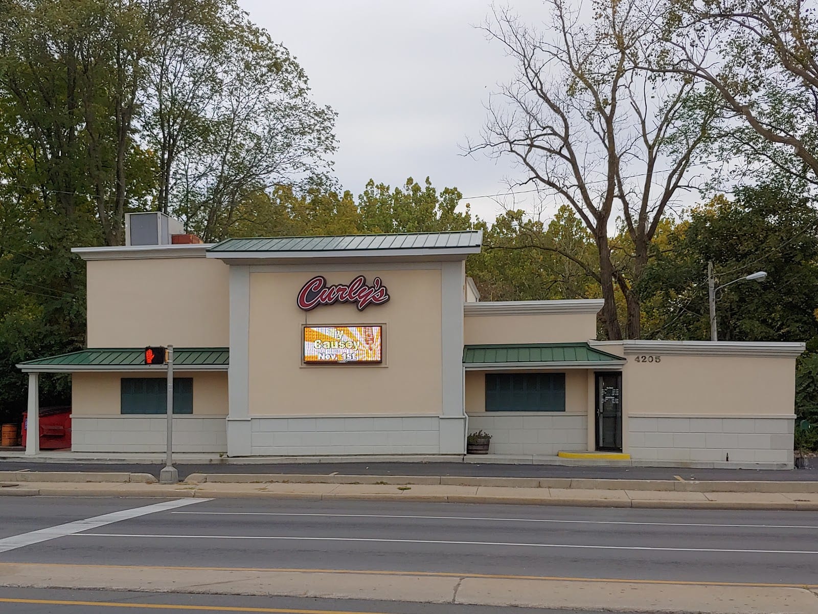 Curly's Village Inn, photo 4