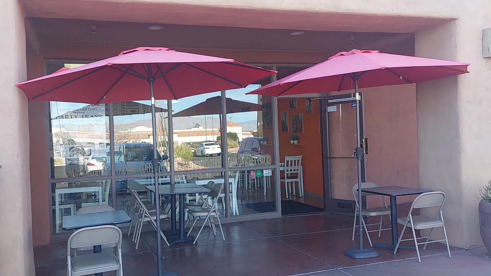 Nanny's Cafe, photo 2