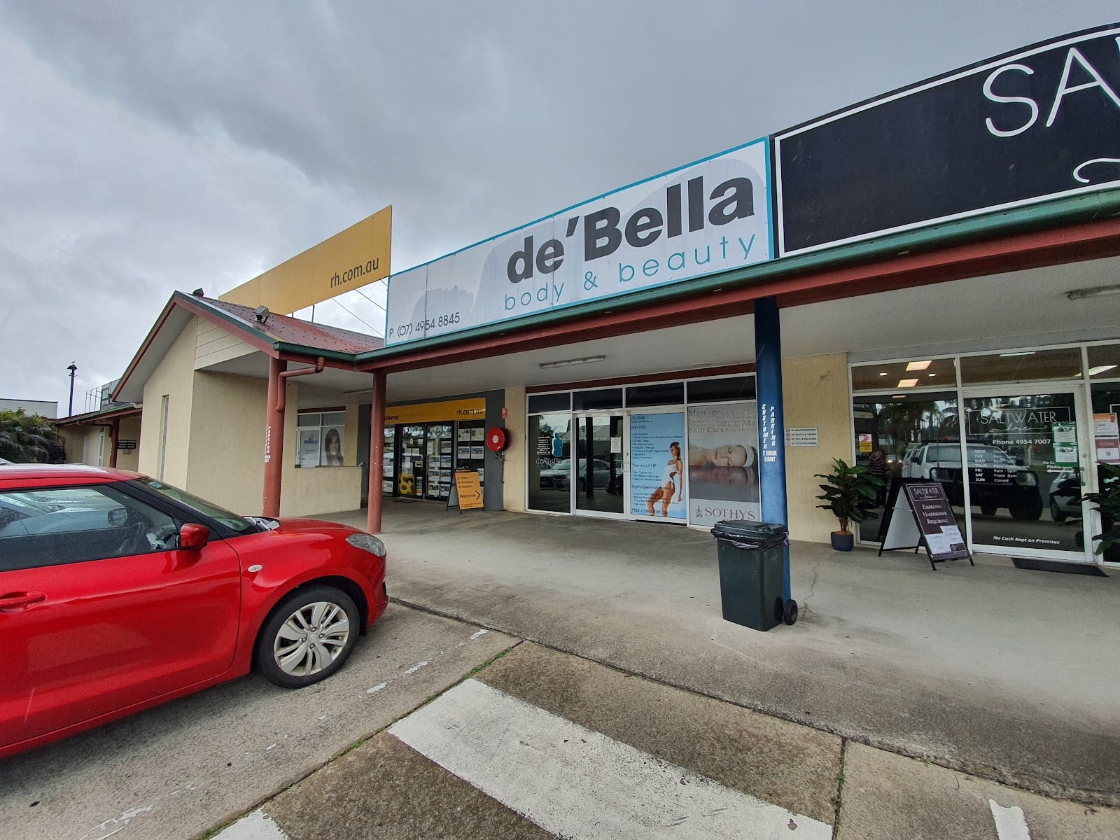 Raine & Horne Mackay Beaches Real Estate Agents