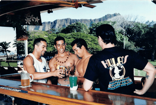 Hula’s Bar & Lei Stand, photo 4