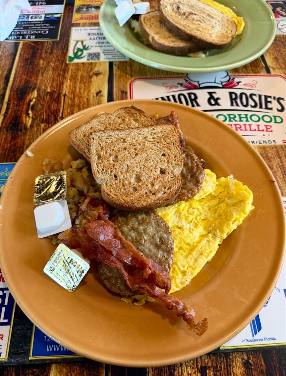 Junior & Rosie's Neighborhood Cafe & Grille, photo 4