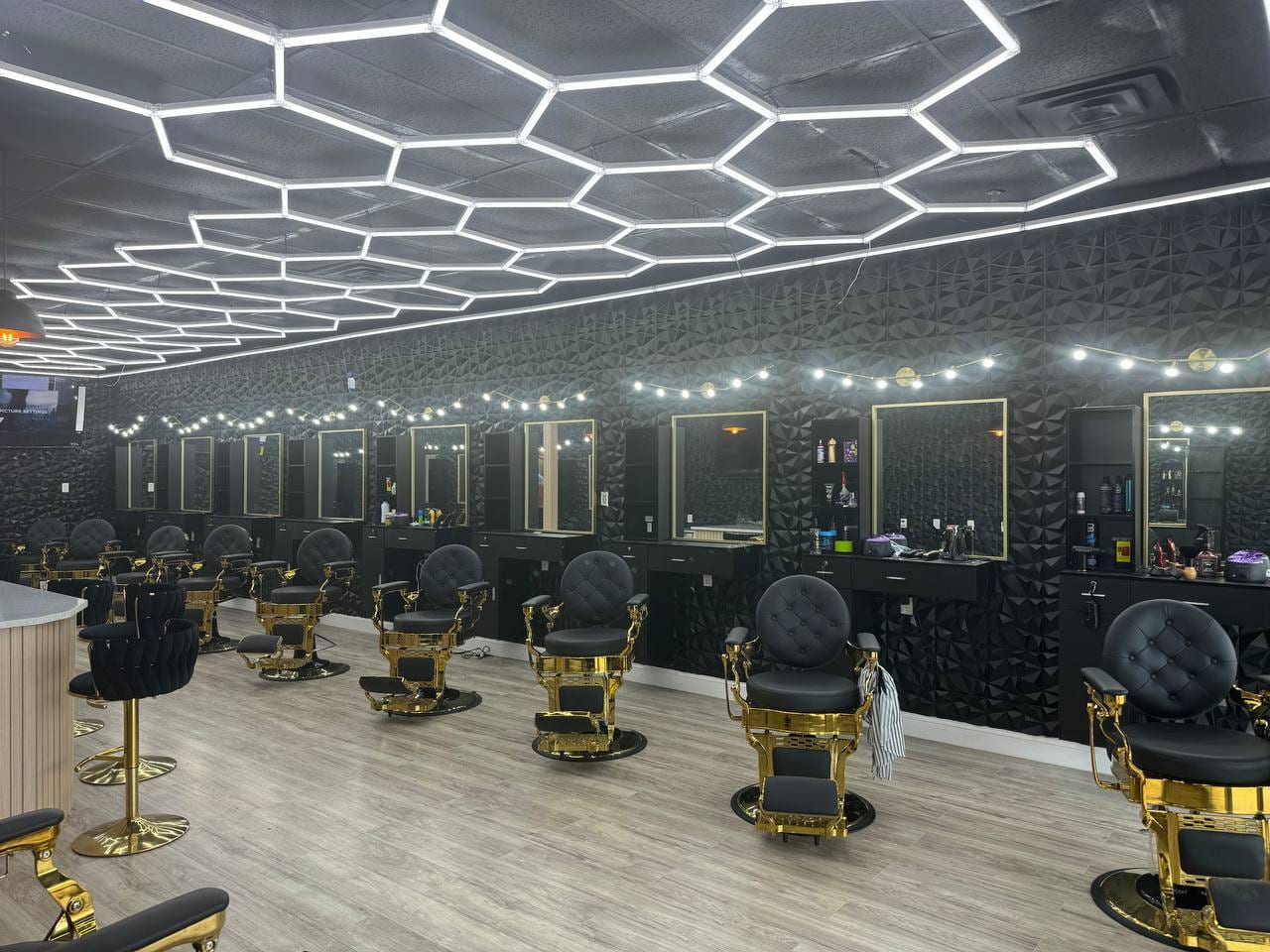 Bro's Vicent Cross Roads | Barbershop & Salon