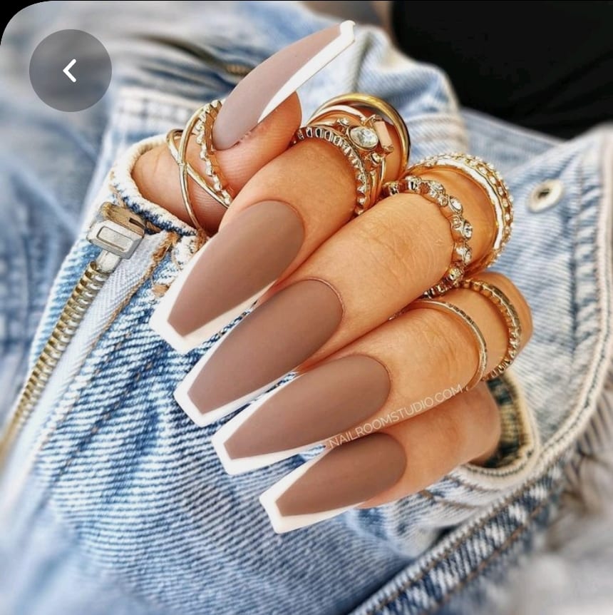 Center Nails