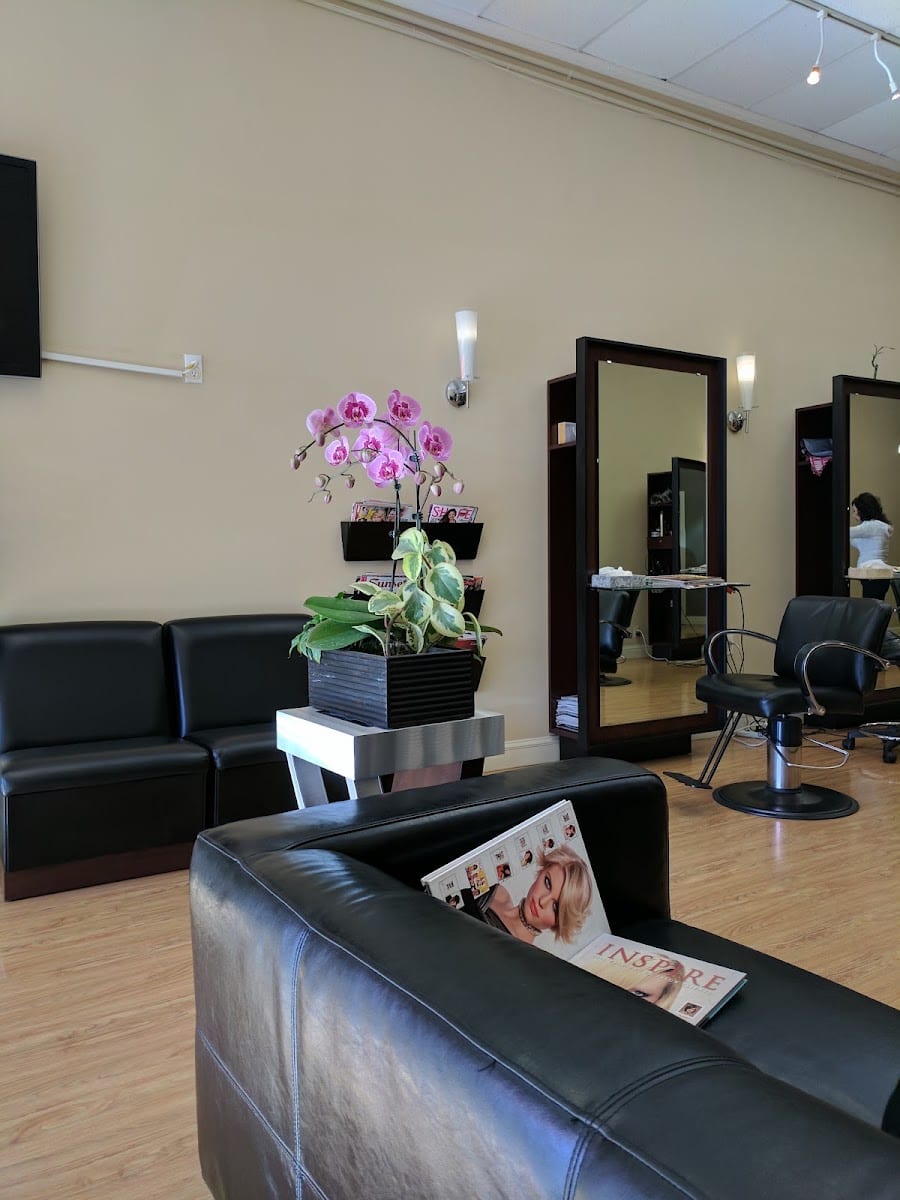 Private I Salon