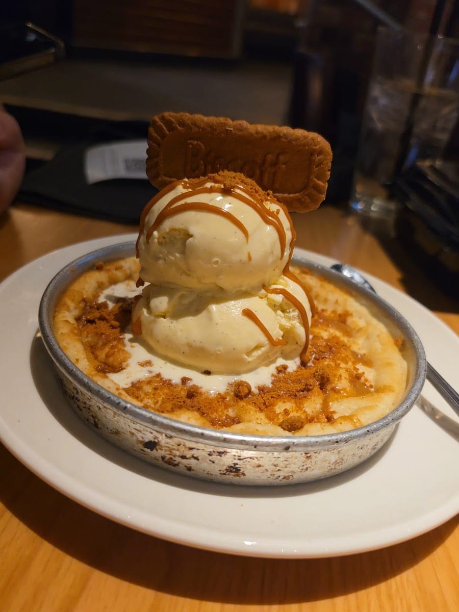 BJ's Restaurant & Brewhouse, photo 3