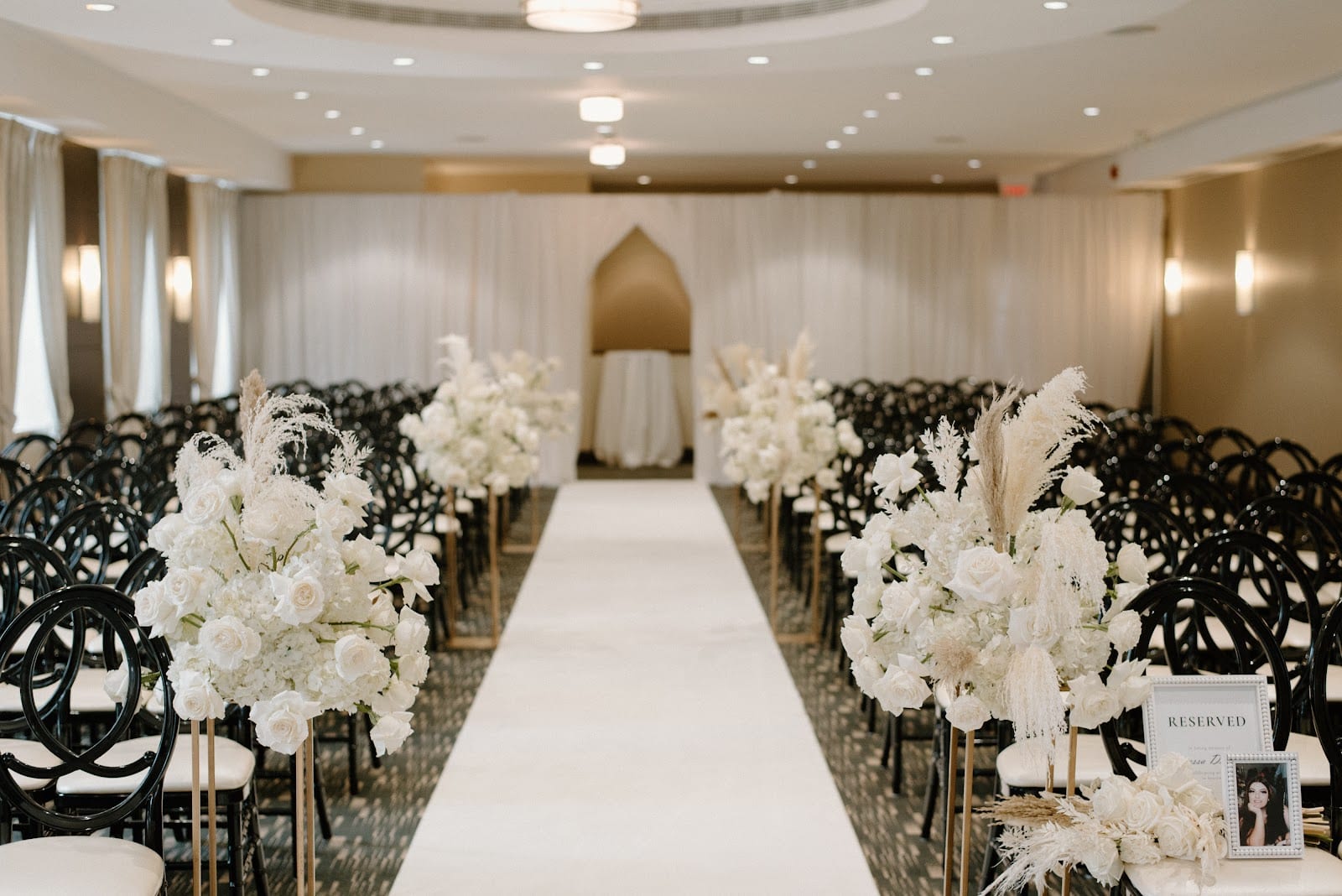 The Eglinton Grand, photo 4