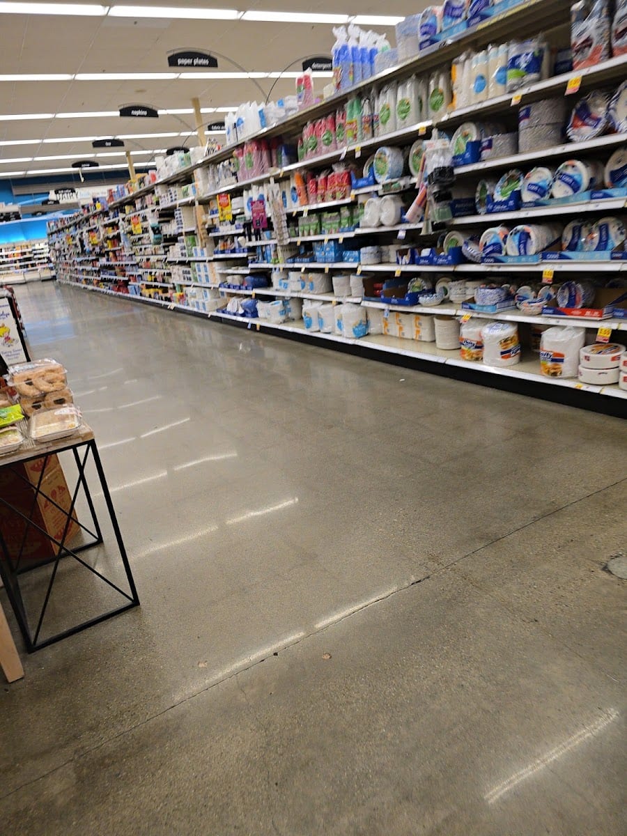Pay Less, photo 3