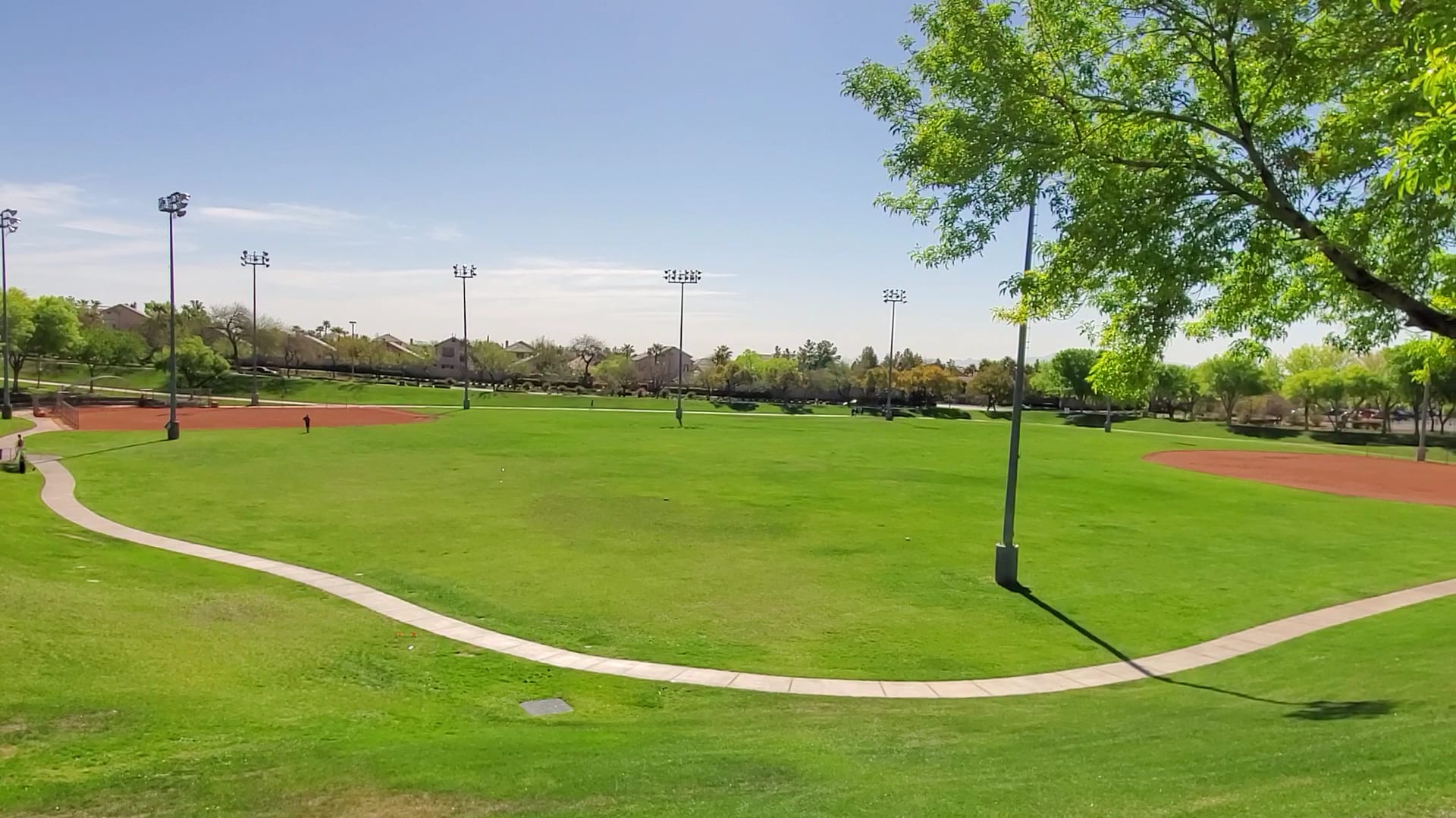 The Willows Park, photo 2