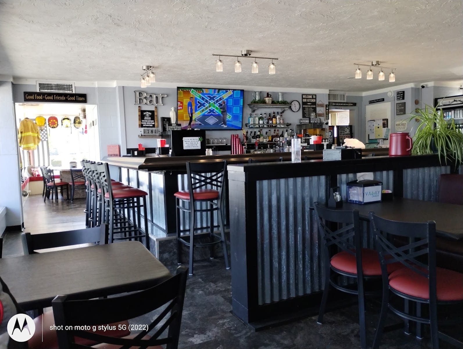 Ms. B’s Restaurant/Pub