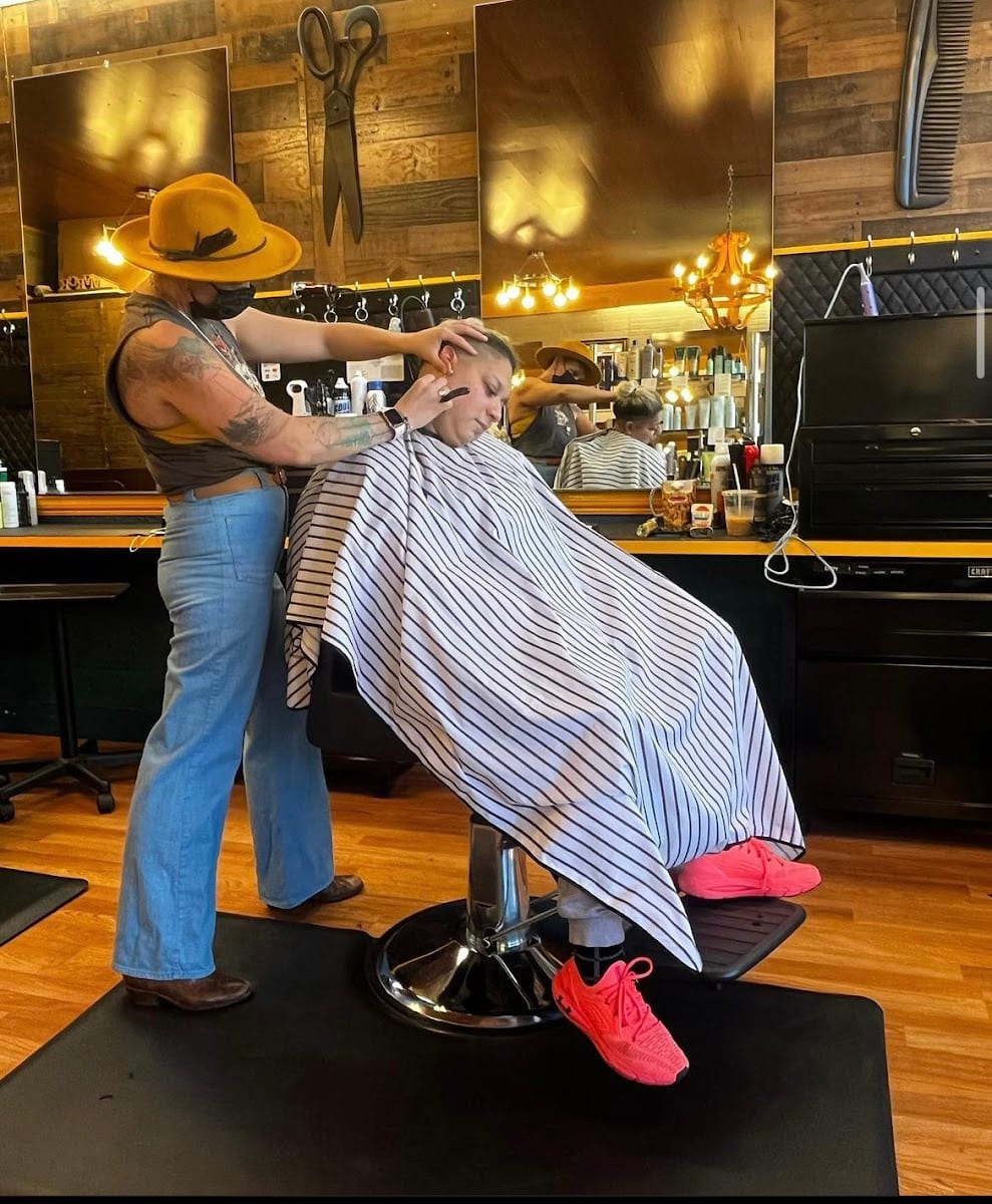 Barber Jojo • Queer Barber Casto SF, photo 3