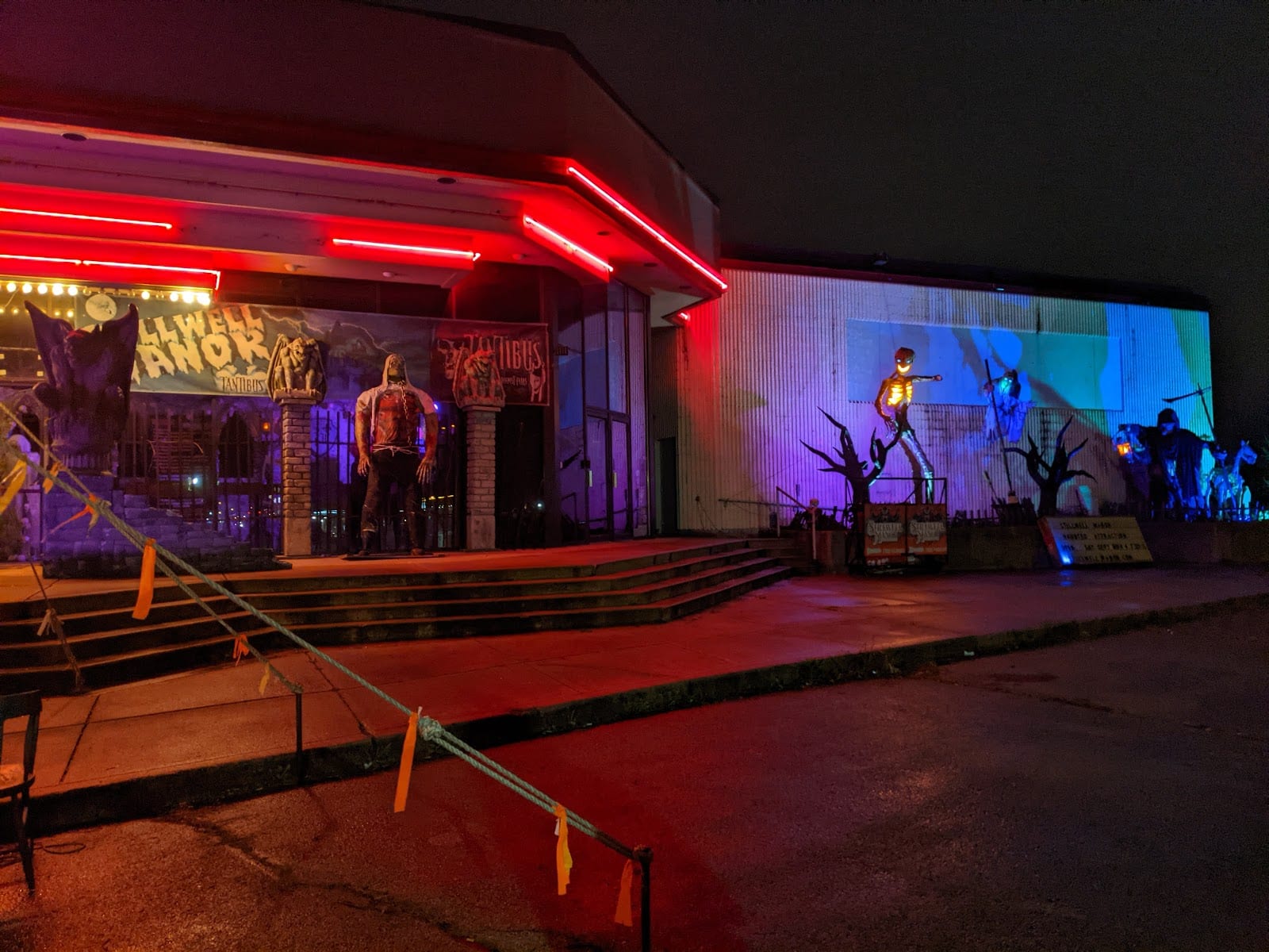 Stillwell Manor Haunted Attraction, photo 3