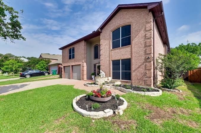 Amazing upgraded masterpiece with a nice gym upstairs, full kitchen, and games!, photo 3
